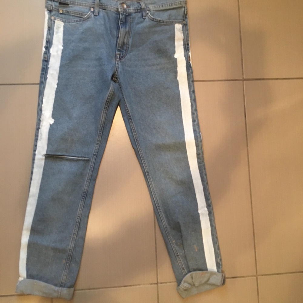 Men’s vintage distressed jeans